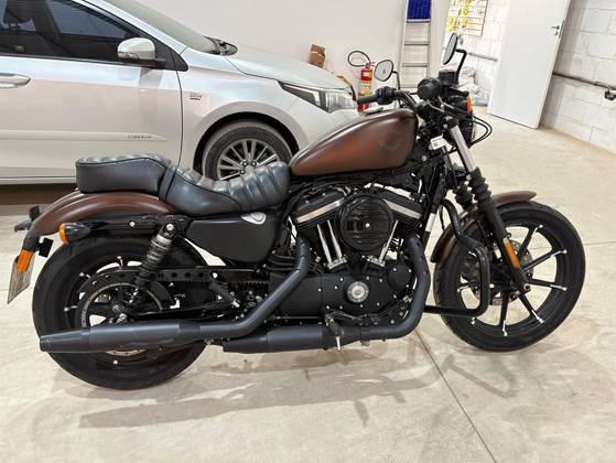 HARLEY-DAVIDSON SPORTSTER IRON 883 